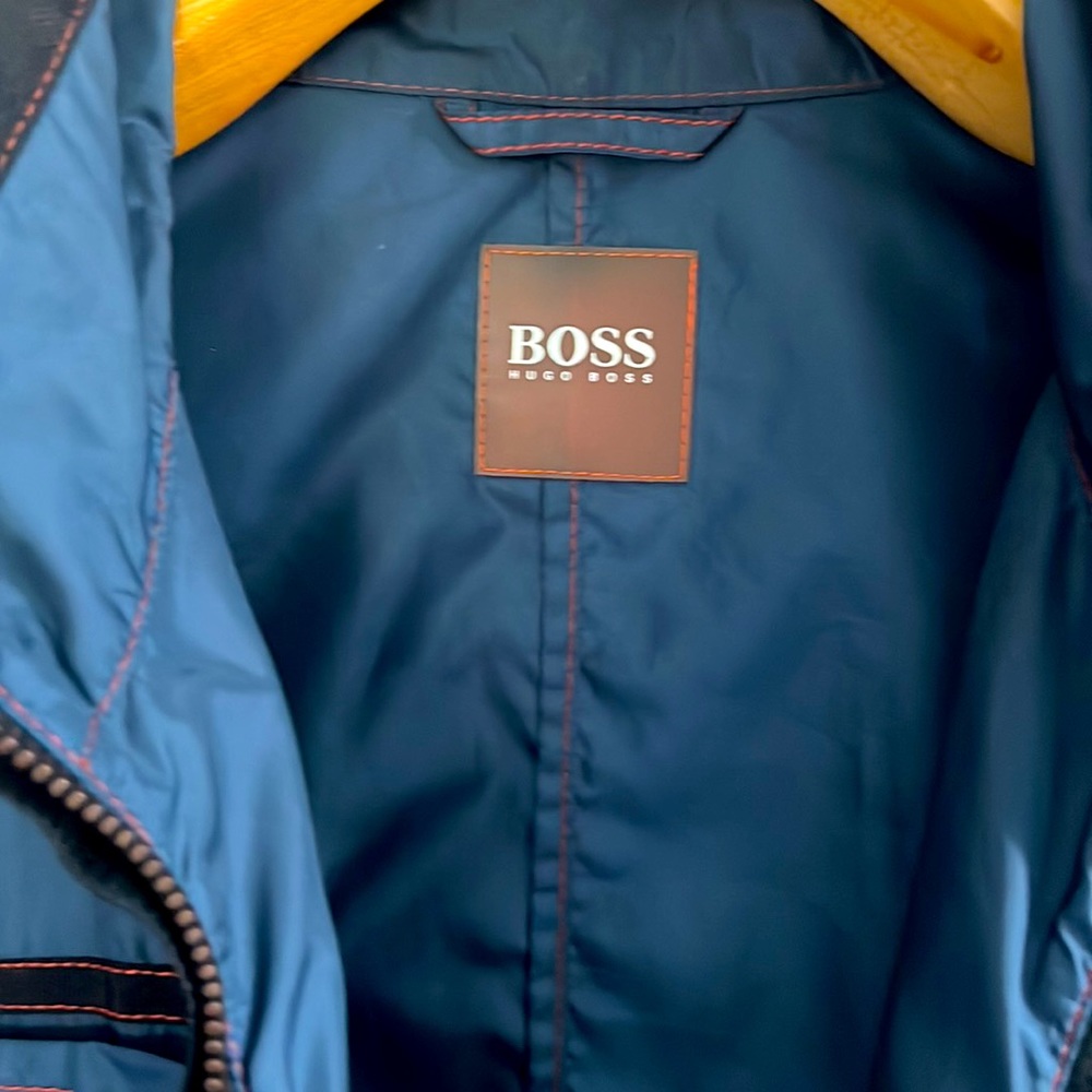 Hugo Boss Men’s windbreaker.  Awesome blue green color size large - Picture 2 of 8
